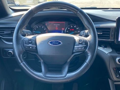 Used 2020 Ford Explorer XLT w/ Equipment Group 202A image 8