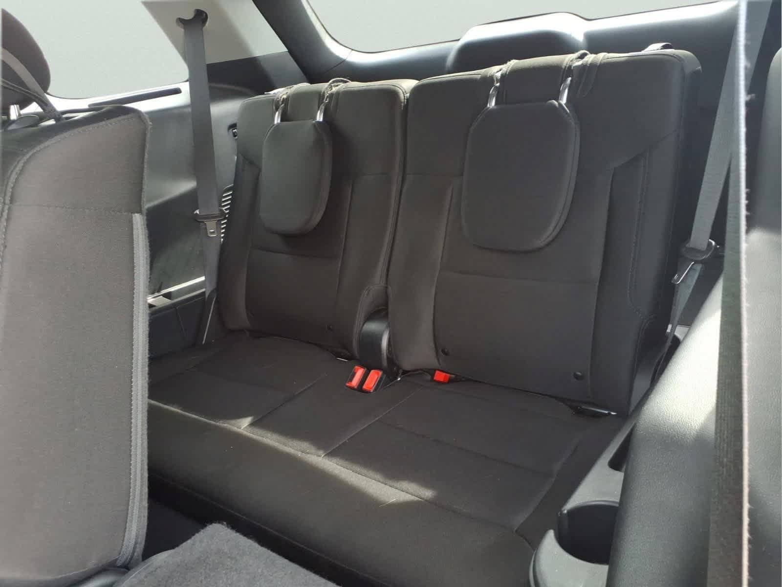 Used 2023 Ford Explorer XLT AWD/4WD image 30