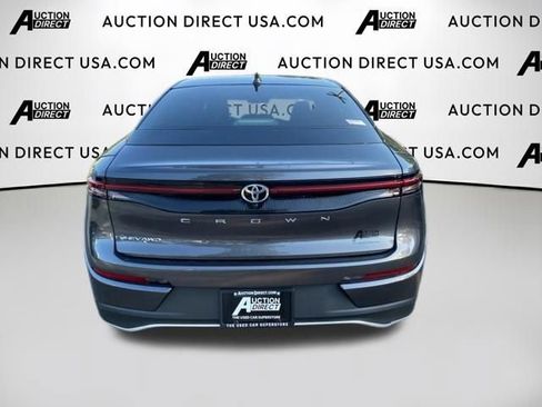 Used 2024 Toyota Crown AWD/4WD image 5