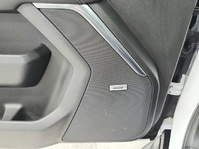 Used 2025 GMC Yukon Denali RWD image 33