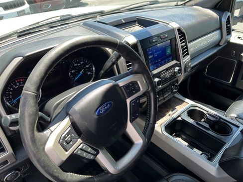 Used 2019 Ford F250 Lariat w/ Lariat Ultimate Package AWD/4WD image 10