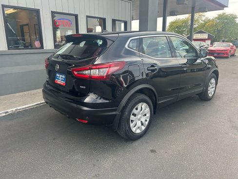Used 2020 Nissan Rogue Sport S image 25