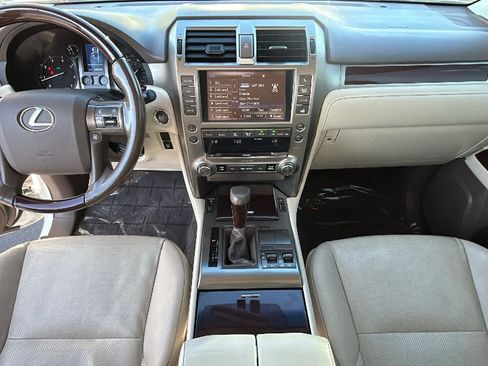 Used 2018 Lexus GX 460 Premium w/ Premium Package AWD/4WD image 26