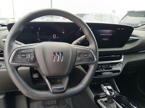 Used 2025 Buick Envista Avenir FWD image 17
