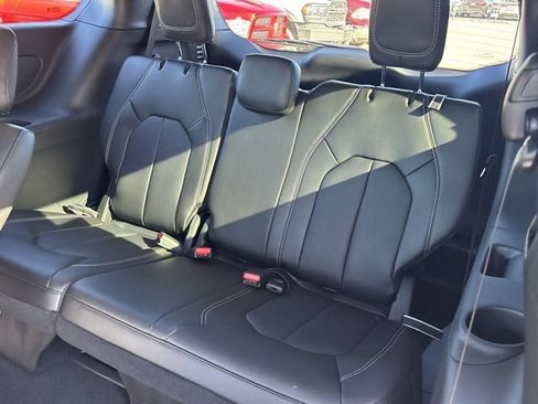 New 2026 Chrysler Pacifica Select image 17