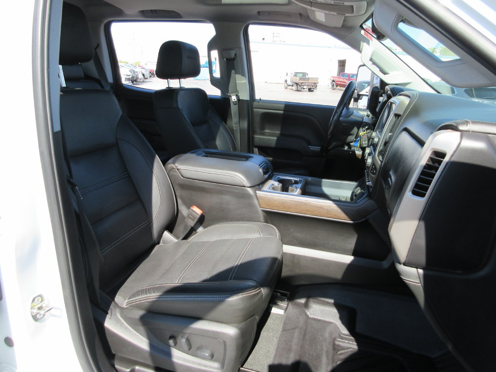 Used 2018 GMC Sierra 3500 Denali w/ Duramax Plus Package AWD/4WD image 24