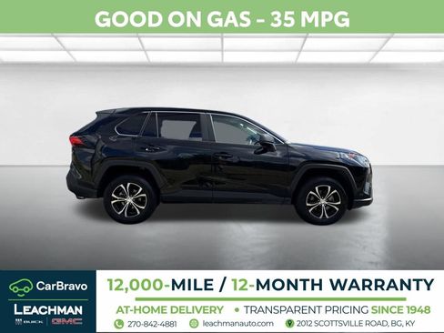 Used 2022 Toyota RAV4 LE FWD image 2