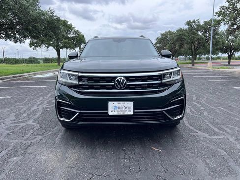 Used 2021 Volkswagen Atlas SE w/ Panoramic Sunroof Package FWD image 3