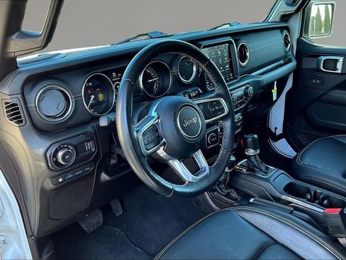 Used 2023 Jeep Wrangler Unlimited Sahara w/ Cold Weather Group AWD/4WD image 16