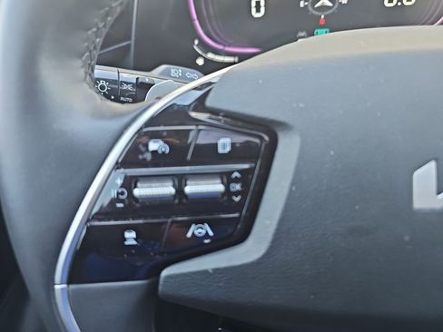 Used 2023 Kia Niro EX Touring image 18