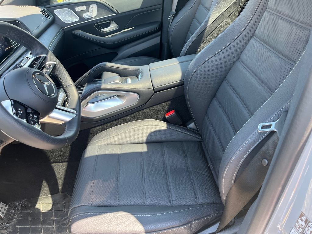 Certified 2026 Mercedes-Benz GLS 580 4MATIC image 6