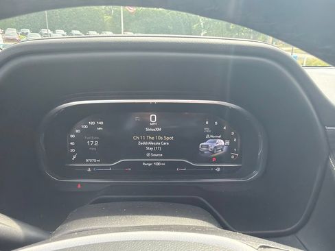 Used 2023 GMC Yukon SLT w/ SLT Luxury Package AWD/4WD image 14
