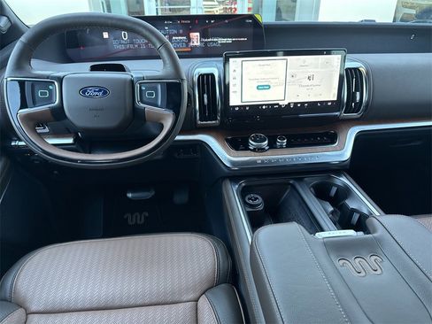 Used 2025 Ford Expedition Max King Ranch image 23