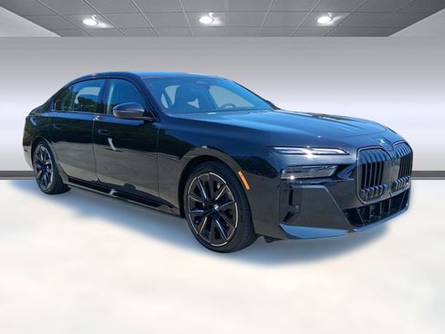 New 2026 BMW 750e xDrive w/ Premium Package image 6