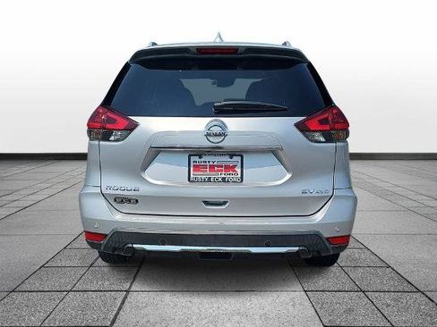 Used 2020 Nissan Rogue SV AWD/4WD image 6