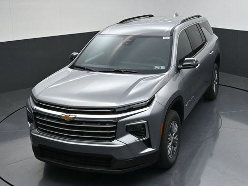 New 2026 Chevrolet Traverse LT w/ Driver Confidence Package FWD image 49