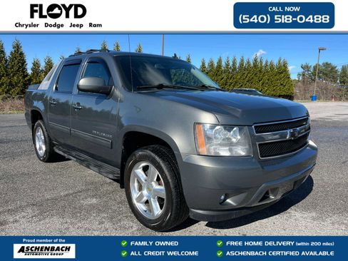 Used 2011 Chevrolet Avalanche LT w/ Luxury Package image 1