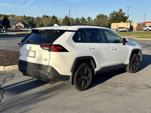 Used 2019 Toyota RAV4 XLE image 4