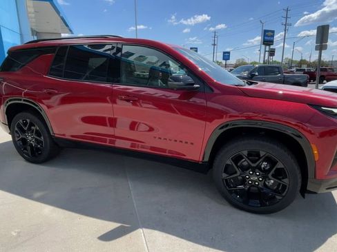 New 2026 Chevrolet Traverse RS w/ LPO, Floor Liner Package AWD/4WD image 3