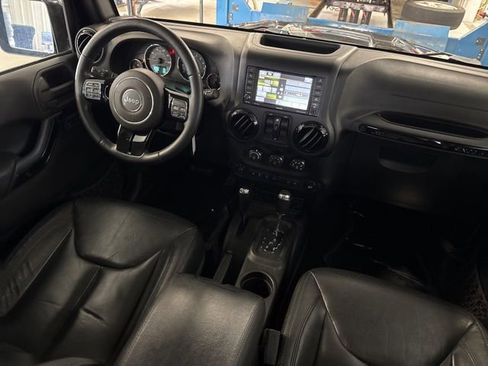 Used 2015 Jeep Wrangler Unlimited Sahara AWD/4WD image 13