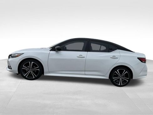 Used 2022 Nissan Sentra SR FWD image 2