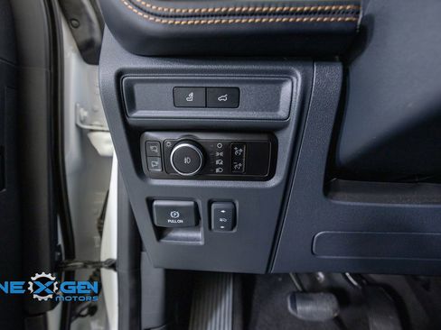 Used 2023 Ford Expedition Platinum AWD/4WD image 13