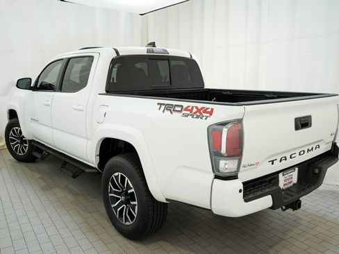 Used 2022 Toyota Tacoma TRD Sport w/ TRD Premium Sport Package image 3