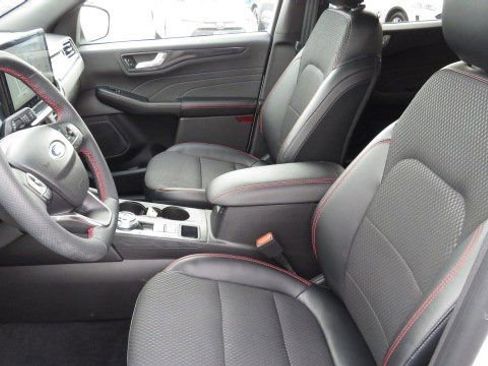 Certified 2023 Ford Escape ST-Line Select w/ Tech Pack #2 image 4