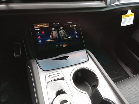 New 2026 Cadillac Vistiq Luxury image 19