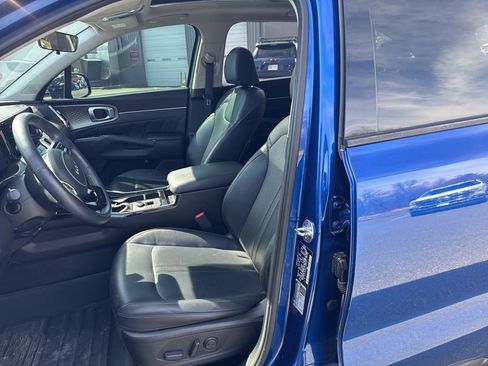 Used 2022 Kia Sorento SX image 11