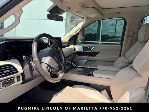 Used 2018 Lincoln Navigator Reserve w/ Technology Package AWD/4WD image 3