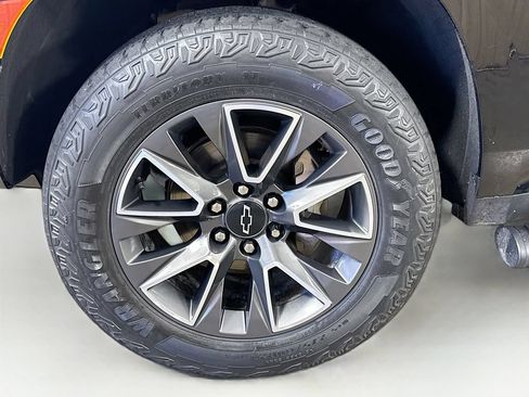 Used 2024 Chevrolet Suburban Z71 AWD/4WD image 39