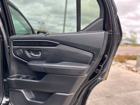 Used 2023 Honda Pilot Elite image 31