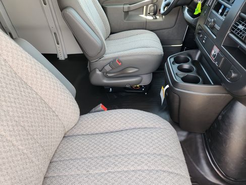 New 2026 Chevrolet Express 2500 Extended w/ Driver Convenience Package image 10