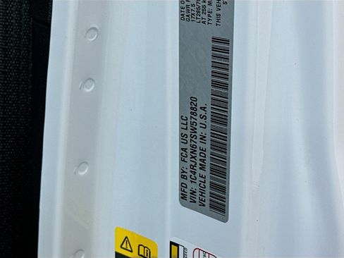 Used 2025 Jeep Wrangler Willys image 12