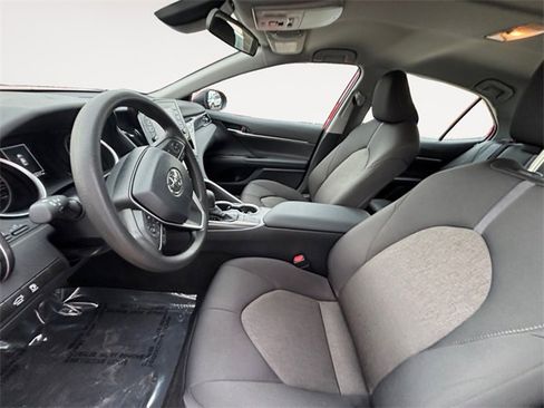 Used 2024 Toyota Camry LE image 9