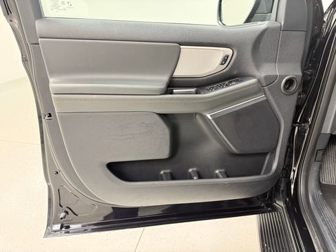 Used 2025 Ford Expedition Max Active image 12