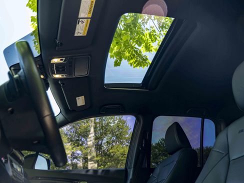 Used 2025 Honda Ridgeline Black Edition image 35