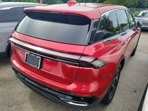 Certified 2025 Lincoln Nautilus Premier AWD/4WD image 4