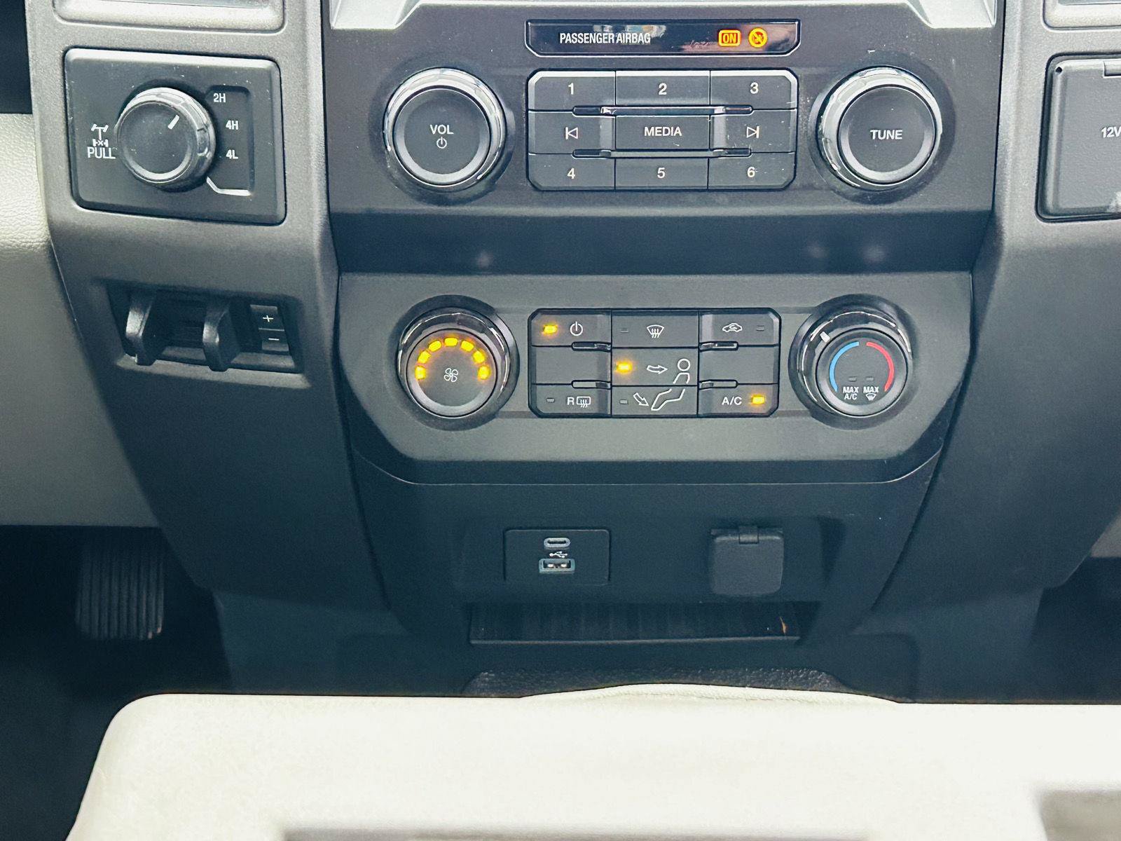 Used 2022 Ford F250 XL w/ Power Equipment Group AWD/4WD image 15