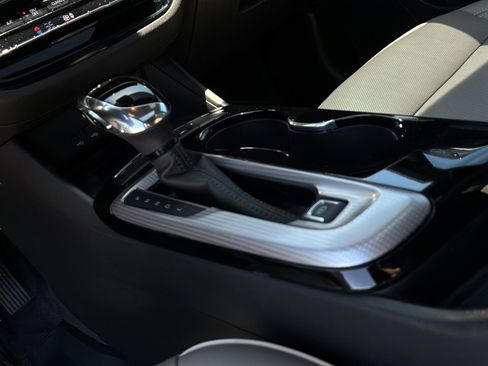 Used 2025 Buick Envista Avenir FWD image 33