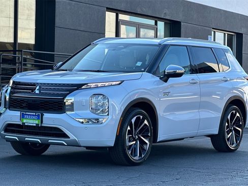 New 2025 Mitsubishi Outlander SEL image 9