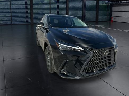 Used 2024 Lexus NX 250 FWD w/ Towing Package (2000 Lbs) image 2