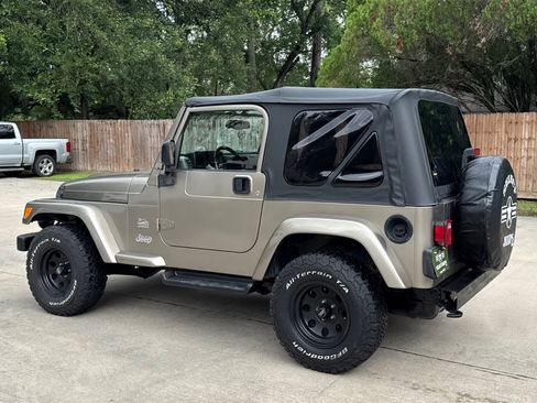 Used 2003 Jeep Wrangler Sahara AWD/4WD image 9