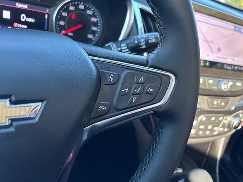 Used 2024 Chevrolet Equinox Premier image 35