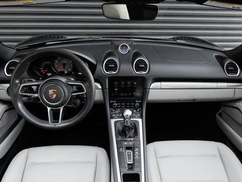 Certified 2025 Porsche 718 Boxster S RWD image 19