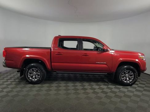 Used 2017 Toyota Tacoma SR5 w/ Tow Package AWD/4WD image 10