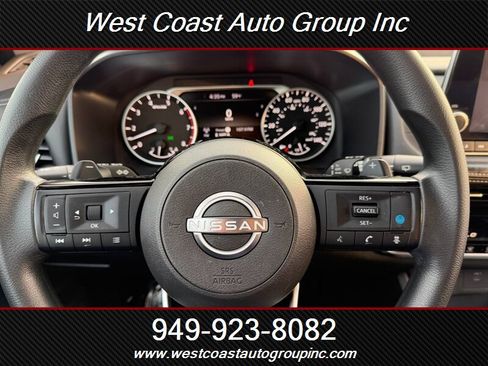 Used 2022 Nissan Rogue SV image 18