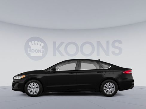 Used 2019 Ford Fusion S FWD image 2