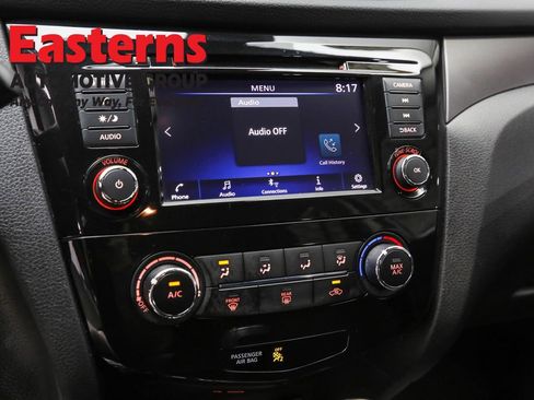 Used 2021 Nissan Rogue Sport S image 19